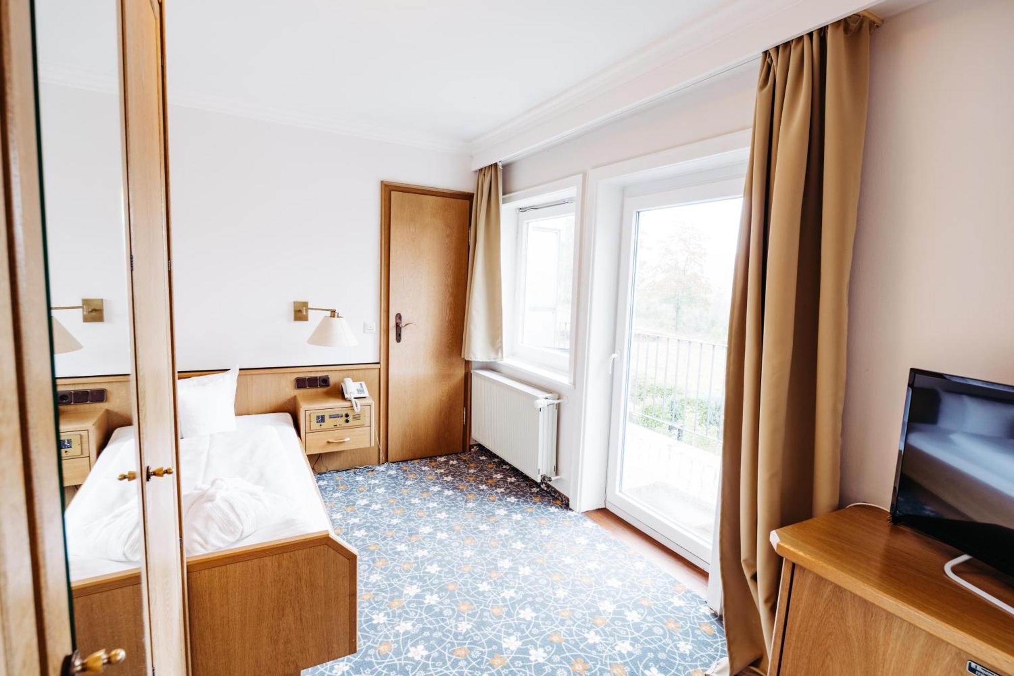 Berghotel Hoher Knochen Winterberg Exteriör bild