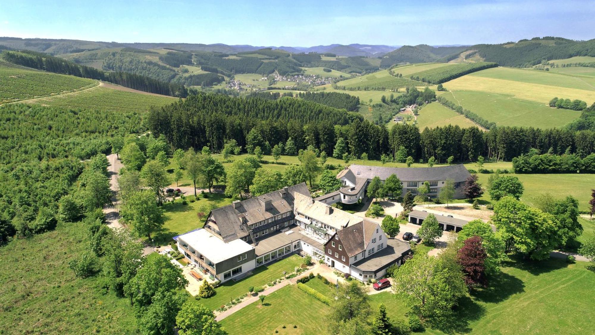 Berghotel Hoher Knochen Winterberg Exteriör bild